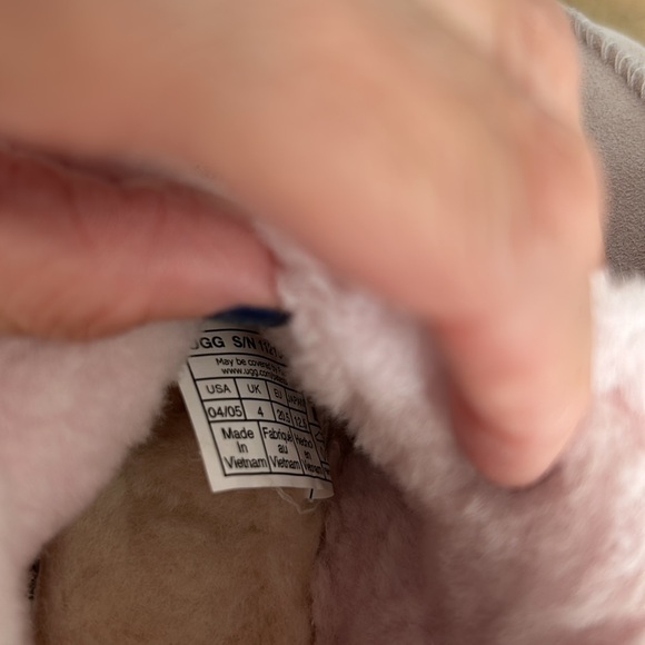 NWOT baby Uggs size 4 - Picture 4 of 4